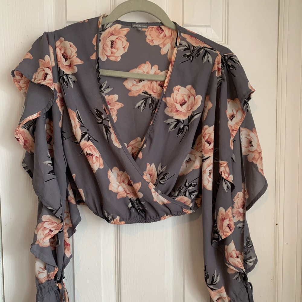 CHARLOTTE RUSSE XSMALL FLORAL CROPPED TOP